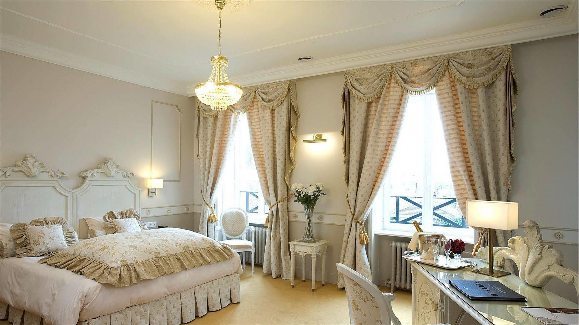 Mercure Moulins Centre Hotel De Paris Exterior photo